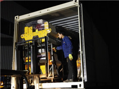 加班發(fā)貨，20臺壓路機(jī)出口阿聯(lián)酋