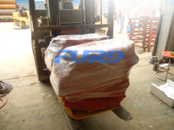 福瑞得機(jī)械座駕壓路機(jī)，平板夯成功裝車(chē)及時(shí)發(fā)貨