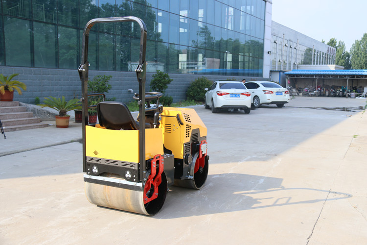 把施工效率提升的更高，是每個(gè)壓路機(jī)組長(zhǎng)的重要任務(wù)